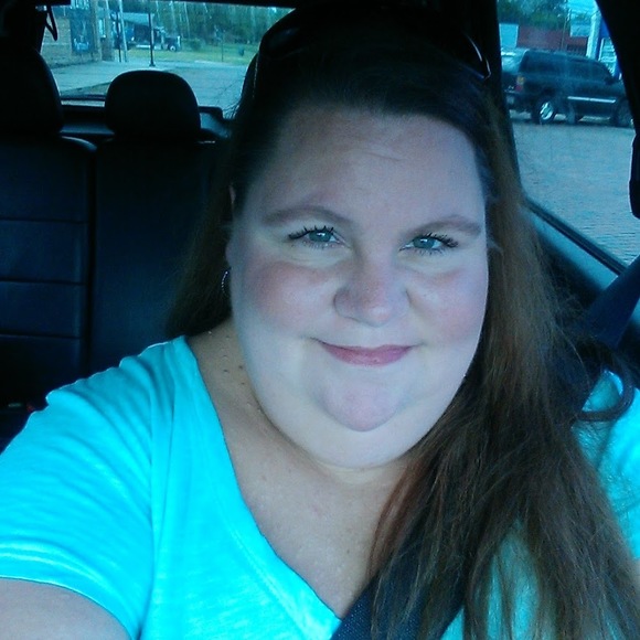 Meet your Posher, Becky - Picture 1 of 2